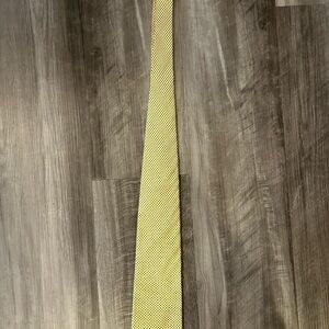 Brooks Brothers Makers Yellow Tie with Blue Dots Vintage